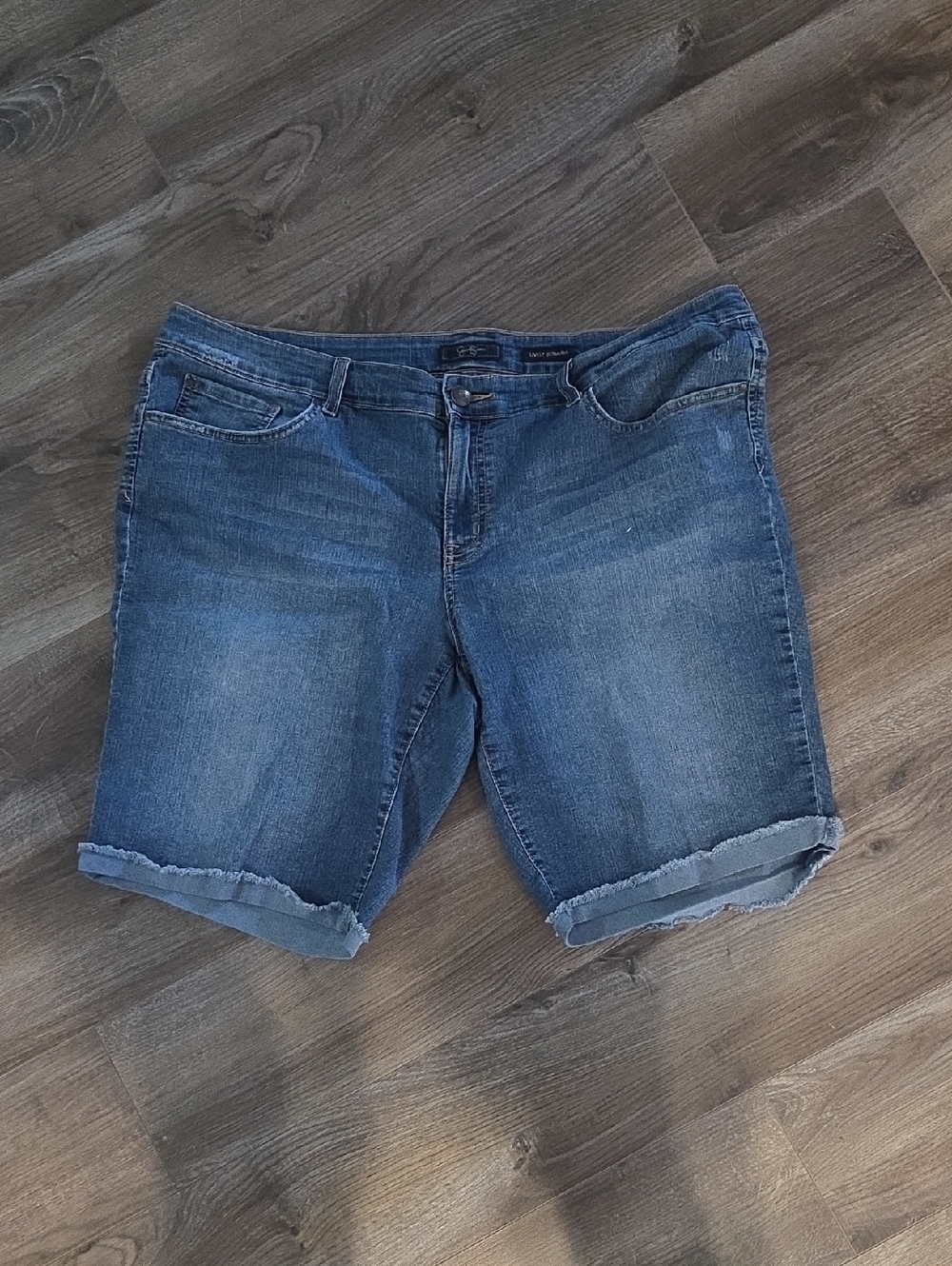 Jessica Simpson 22w Medium Blue Rolled-Hem Jean Shorts